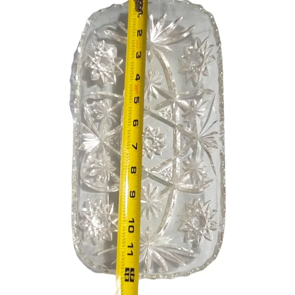 ⏳️Vintage⏳️ ANCHOR HOCKING Early Amercan Prescut Glass Serving Dish - Picture 5 of 6